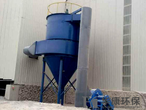 華康為山西石料廠(chǎng)生產(chǎn)的機(jī)械反吹風(fēng)<a href='/default.html'>布袋除塵器</a>安裝現(xiàn)場(chǎng)2